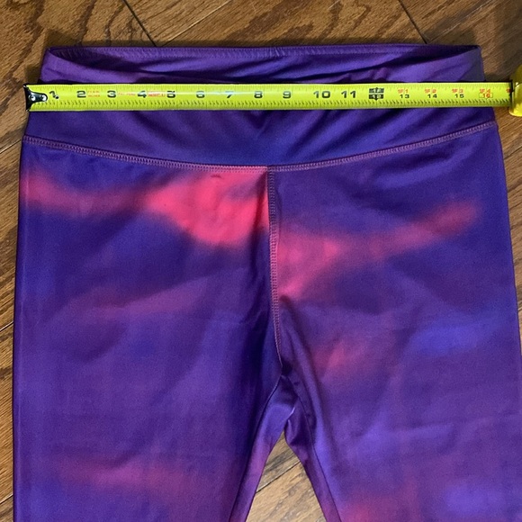 Take a Walk purple & pink yoga Capri pants - size Medium - Picture 7 of 11
